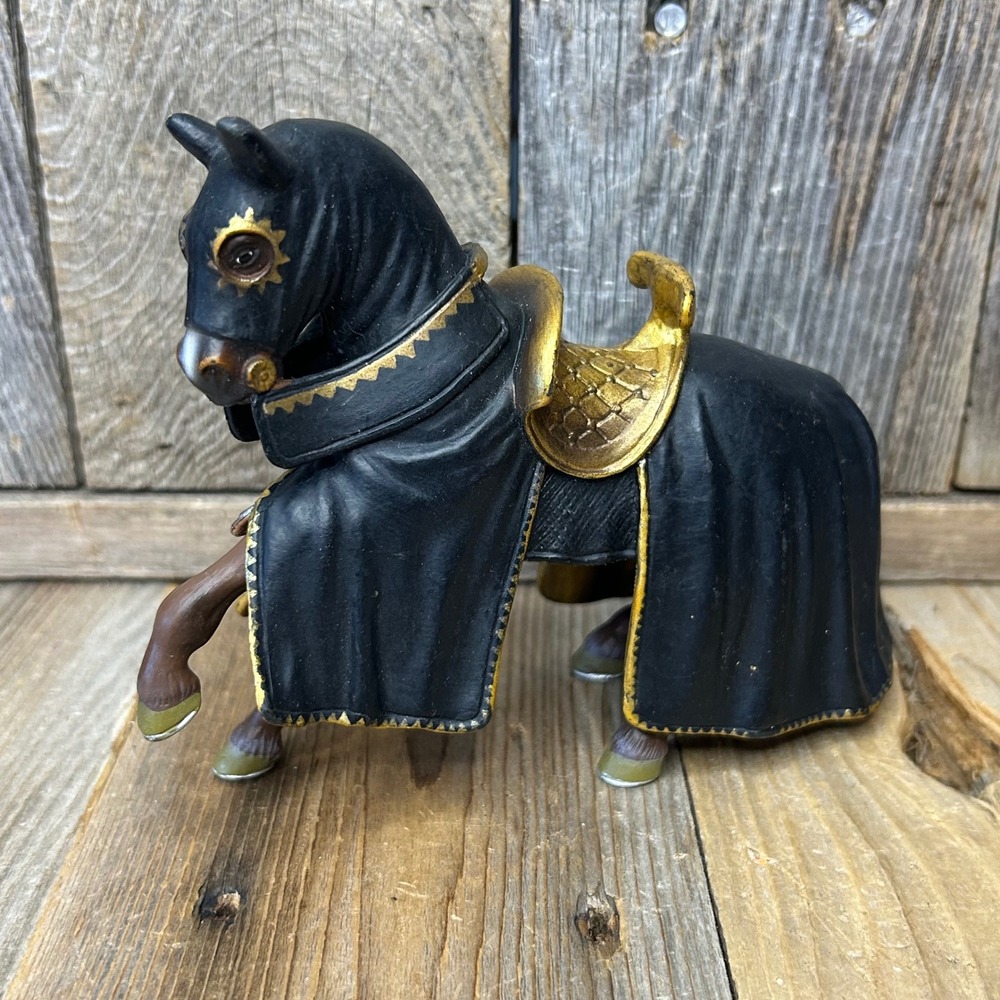 Schleich 2003 Black Knight Tournament‎ Horse Figurine Gold Trim Retired 42398